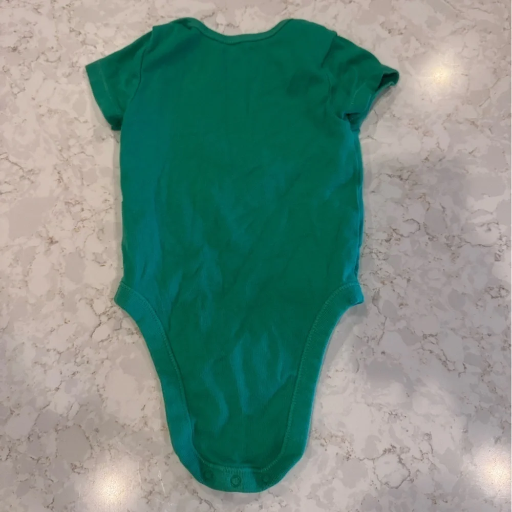 Old navy 6-12M Green 'Lucky Charm' Baby Onesie